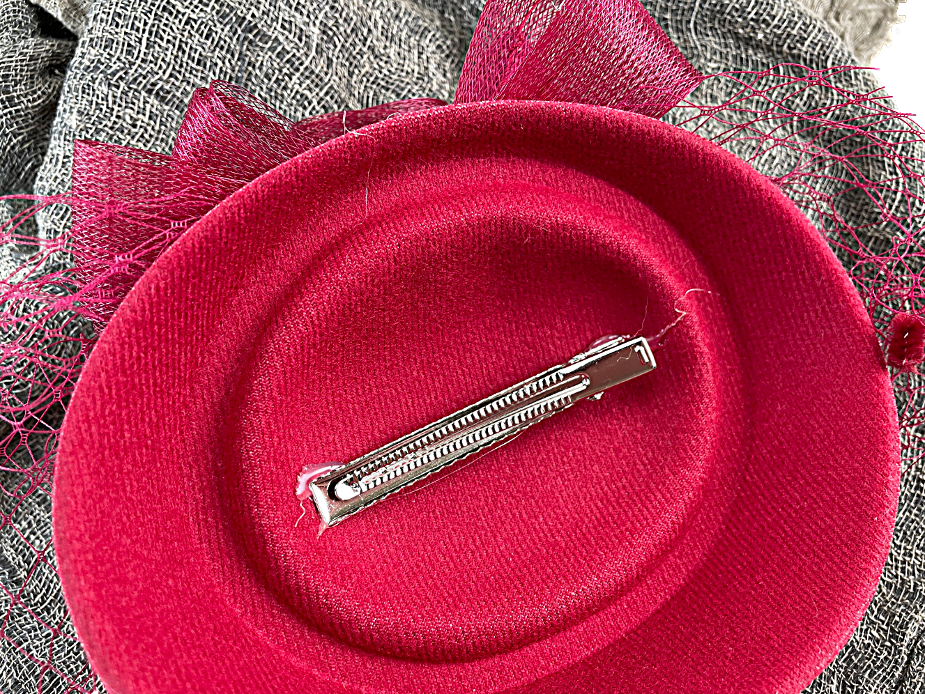 Women's Fascinator Vintage Bridal Wedding Feather Mesh Costume Headpiece Loops