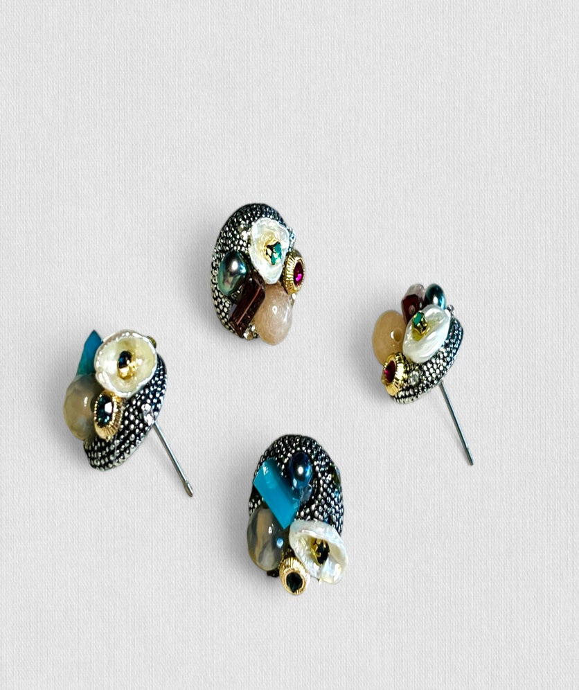 Vintage Earring Stud Round Abstract